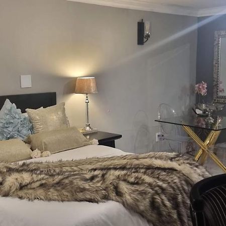 The Throne Apartment Johannesburg Exterior photo